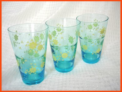 昭和レトロ マリンブルーの色調で花柄が可愛いガラスコップ 3個セット