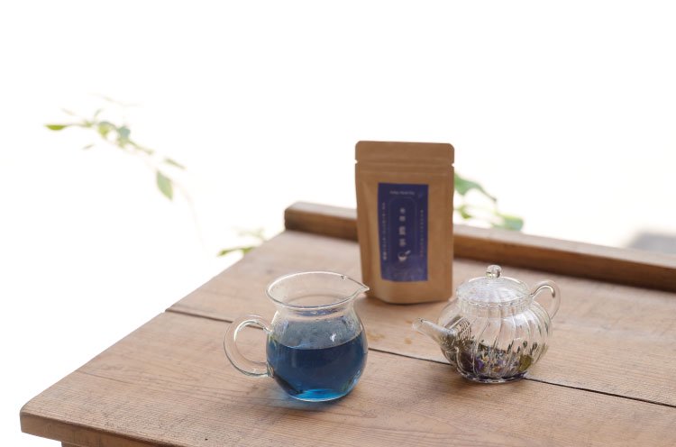 発酵 藍茶と商品パック
