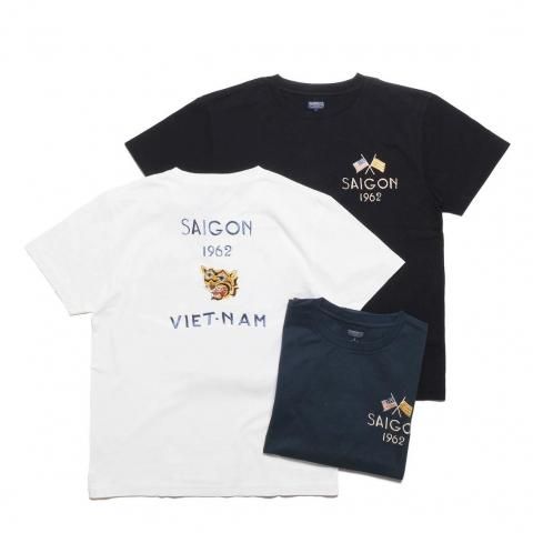 [TAILOR TOYO / ơ顼]<br>SUKA T-SHIRT EMBROIDERED SAIGON VIET-NAM T TT79590