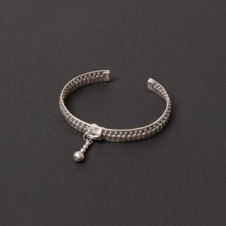 <img class='new_mark_img1' src='https://img.shop-pro.jp/img/new/icons5.gif' style='border:none;display:inline;margin:0px;padding:0px;width:auto;' />TEARS OF SWAN-ZIP SILVER BANGLE(受注生産）