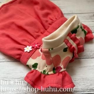 <img class='new_mark_img1' src='https://img.shop-pro.jp/img/new/icons1.gif' style='border:none;display:inline;margin:0px;padding:0px;width:auto;' />お花のワンピース