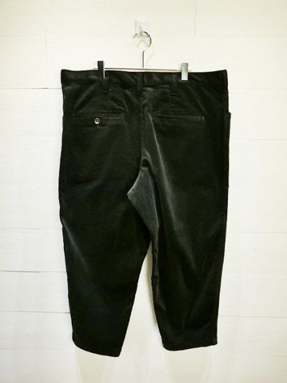 ESSAY Wide Tapered Corduroy Pants Black - Laid back(レイドバック) | 千葉 柏 セレクトショップ  the Sakaki,NEON SIGN,ESSAY,ATELIER  BETON,crepuscule,roundabout,O-,NL,COMESANDGOESなど国内ブランドと海外直接買い付けを織り交ぜたショップのオフィシャルウェブサイト