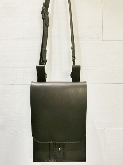 ESSAY Leather Map Bag Black - Laid back(レイドバック) | 千葉 柏