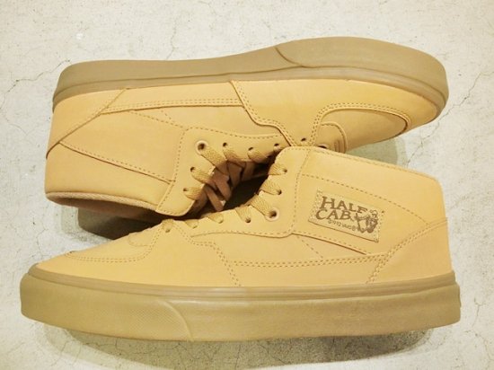 VANS（バンズ） HALF-CAB Nubuck Camel - Laid back(レイドバック