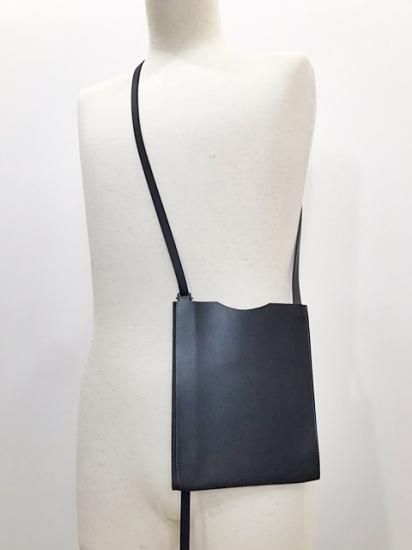 NL レザーショルダーバッグ 中古・古着通販】NL (ニール) レザーショルダーバッグ ブラック