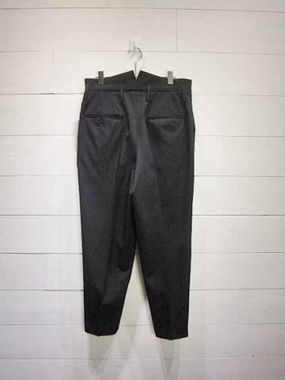 ESSAY 3 Tuck Tapered Slacks Navy - Laid back(レイドバック) | 千葉 柏 セレクトショップ the  Sakaki,NEON SIGN,ESSAY ,crepuscule,roundabout,O-,N-S,NL,COMESANDGOESなど国内ブランドと海外直接買い付けを織り交ぜたショップのオフィシャルウェブサイト