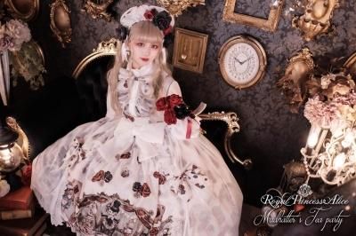 Madhatter’s Tea Partyフラワーブローチ Madhatter's Tea Party ・まくら くらまコラボ スケルトン