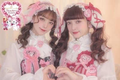 Strawberry Sweets・飴ノ森ふみかコラボ　ジャンパースカート（黒） Strawberry Sweets・飴ノ森ふみかコラボ | RoyalPrincessAlice