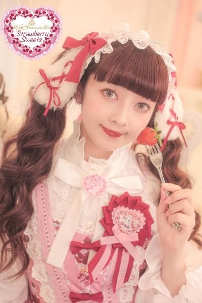 Strawberry Sweets・飴ノ森ふみかコラボ　ジャンパースカート（黒） Strawberry Sweets・飴ノ森ふみかコラボ ジャンパースカート