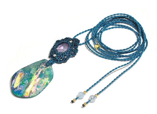 アンティークなマクラメ編みネックレス<BR>虹色が美しいローマングラス＆アメジストのマクラメ編みネックレス<br>カザフスタン産