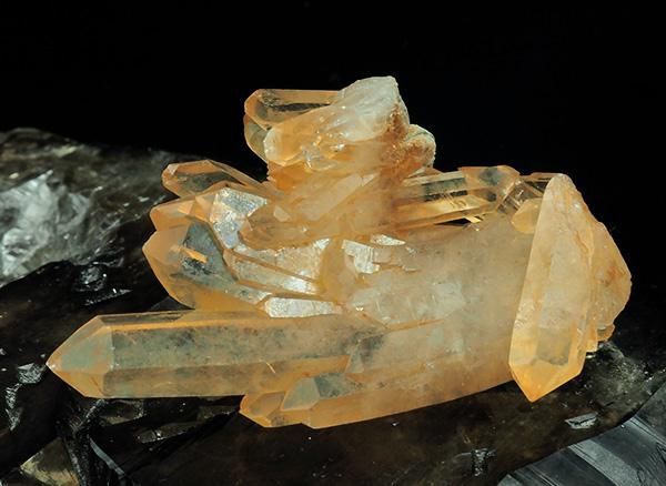 ゴールデンヒーラー クォーツ 原石 水晶 鉱物 希少石 天然石