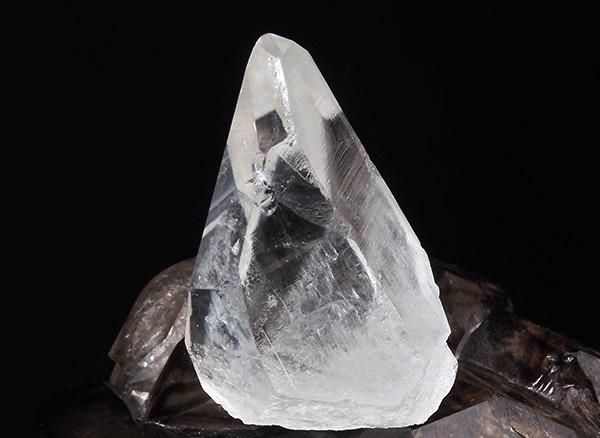パワーストーン　天然石　ポイント　キーパー入り水晶　677g　No.801 楽天市場】◇スーパーEXグレード◇天然 水晶 ポイント ◇超透明