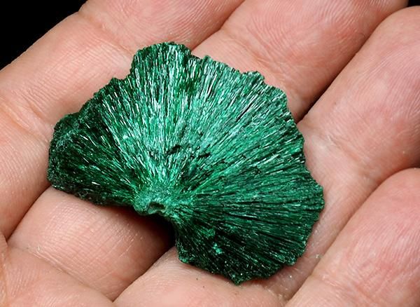 霊石 一点物 様々な状況の克服 運気上昇を望まれる方へ ※念入れ料込 161g 神銀ノ霊石 霊石 開運 幸運 引き寄せ 波動 幸福 恋愛運 金運