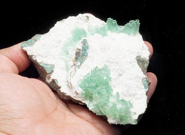 超希少！グリーンアポフィライトが沢山入っている！！ グリーンアポフィライト 77g クラスター 原石 天然石