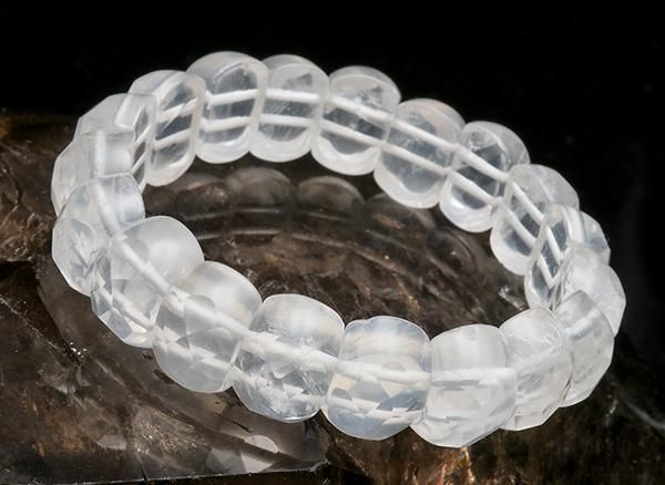 水晶カットバングルブレスレット 腕回り:約16cm<br>ブラジル・ミナスジェライス州産