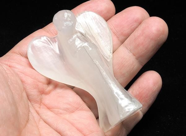 <img class='new_mark_img1' src='https://img.shop-pro.jp/img/new/icons1.gif' style='border:none;display:inline;margin:0px;padding:0px;width:auto;' />原石<br>透明度が凄い美しすぎるホワイトオニキスのエンジェル<br>メキシコ産