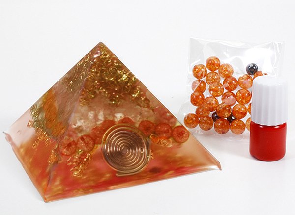 浄化アイテム オルゴナイト・ピラミッド作成キット～レッド～ 吉祥寺の天然石のお店『Seven Wishes』